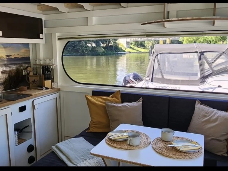 Hire a Rollyboot 8.2 Buchholz