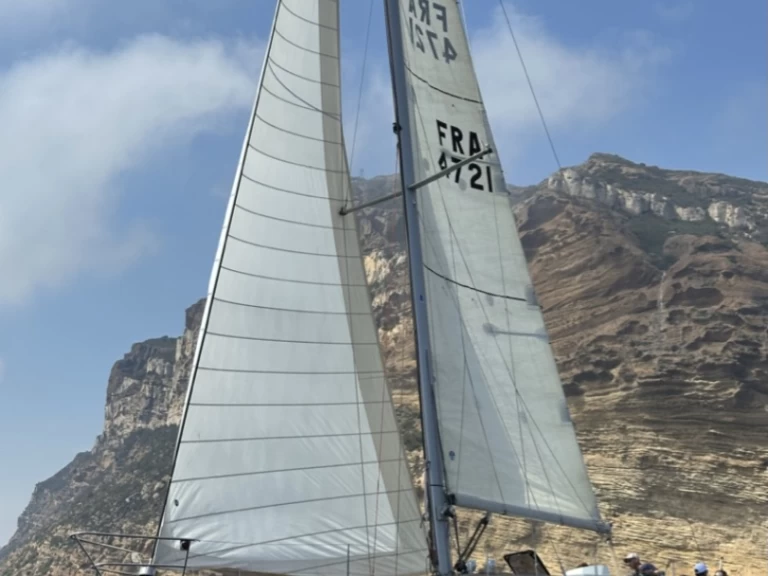 Hire Sailboat with or without skipper Voilier tradition 1970 Saint-Cyr-sur-Mer