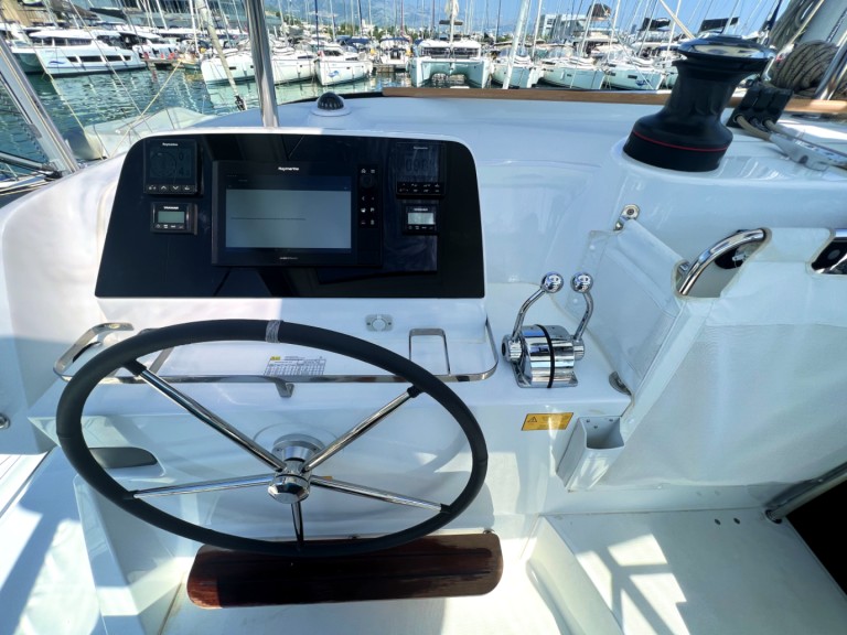 Catamaran to hire Kaštela at the best price