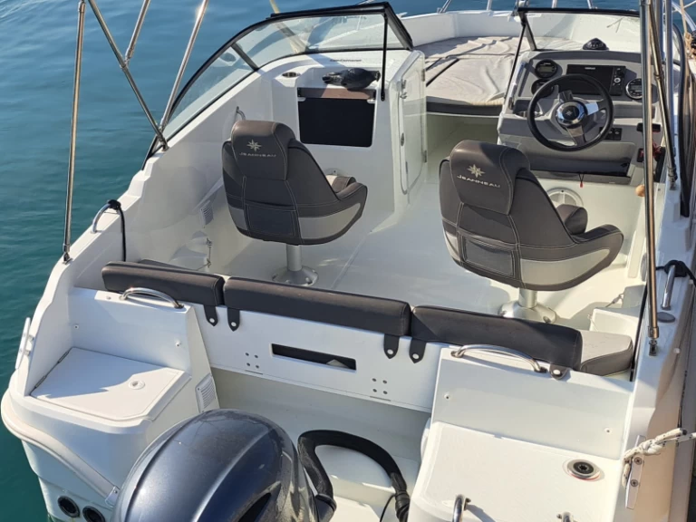 Motorboat hire in Rovinj - Jeanneau Cap Camarat 5.5 BR