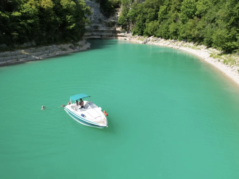 Hire a Chris Craft Concept 25 CC La Tour-du-Meix