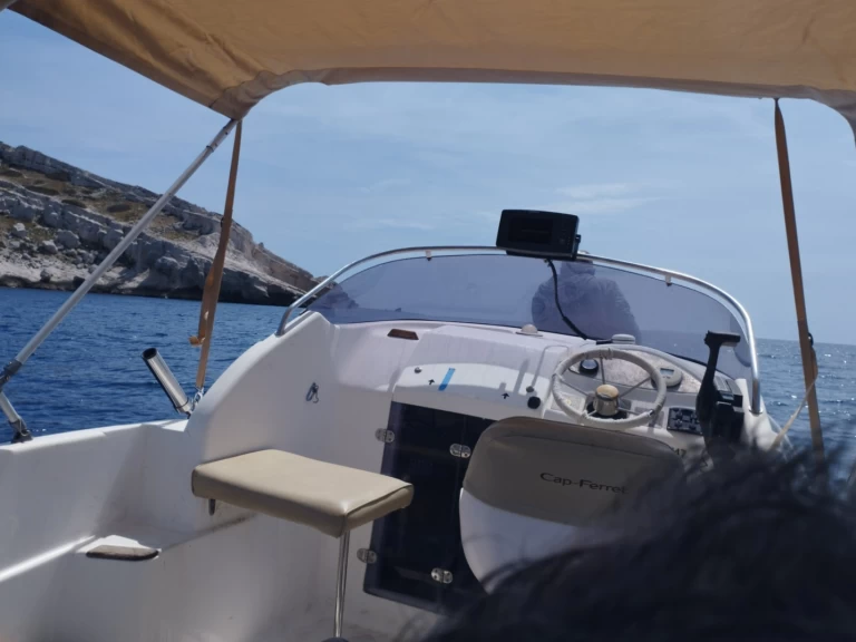 Hire a B2 Marine Cap Ferret 522 Open Sport Marseille