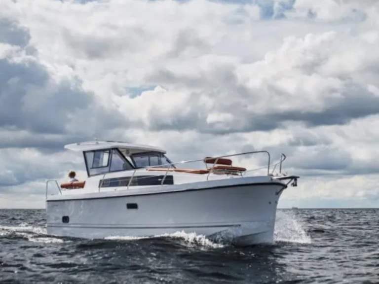Northman Nexus Revo 870 charter bareboat or skippered in  Sztynort