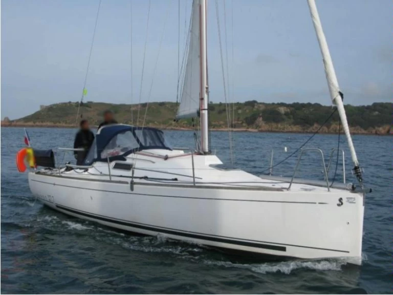 Yacht hire La Trinité-sur-Mer cheap First 27.7 Qr