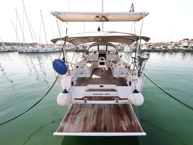 Charter a Bavaria Cruiser 46 in Biograd na Moru on Samboat