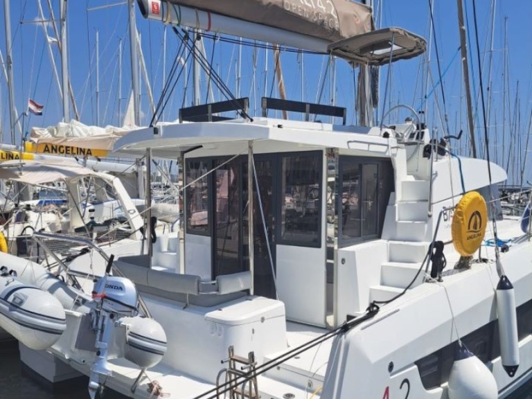 Charter a Bali Catamarans Bali 4.2 in Sukošan on Samboat