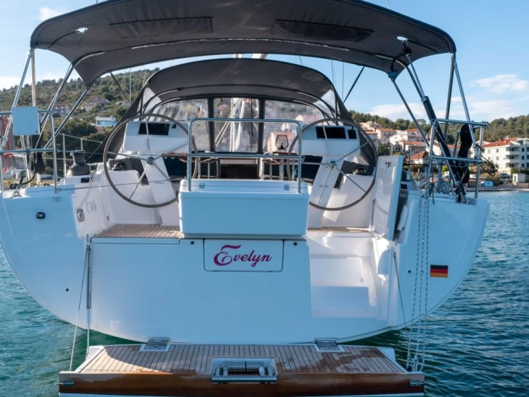 Hire Sailboat with or without skipper Hanse Seget Donji