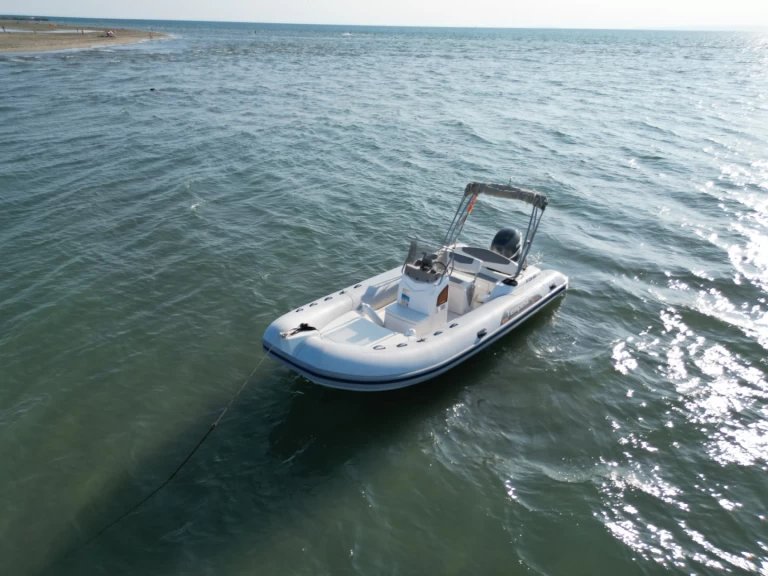 Charter a Yamaha FX SHO in La Grande-Motte on Samboat