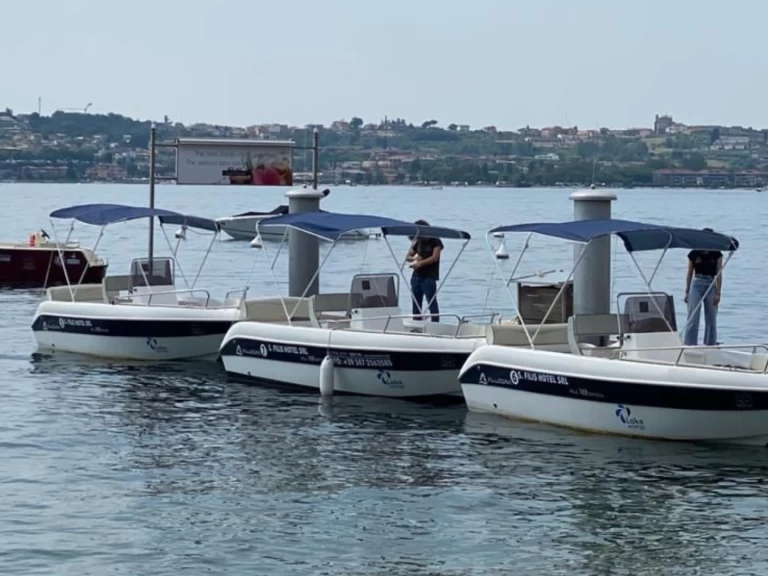 Motorboat to hire San Felice del Benaco at the best price