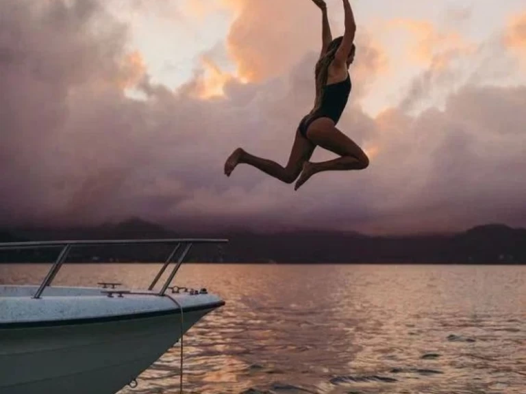 Hire Sailboat Catalina with a boat licence