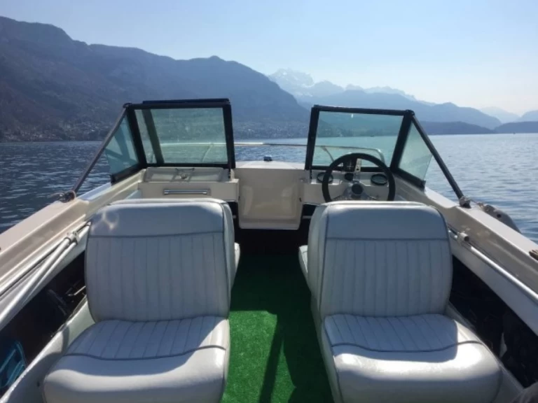 Motorboat to hire Annecy at the best price