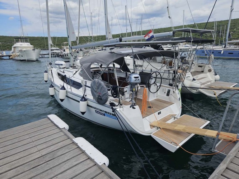 Sailboat hire in Punat - Bavaria Cruiser 34