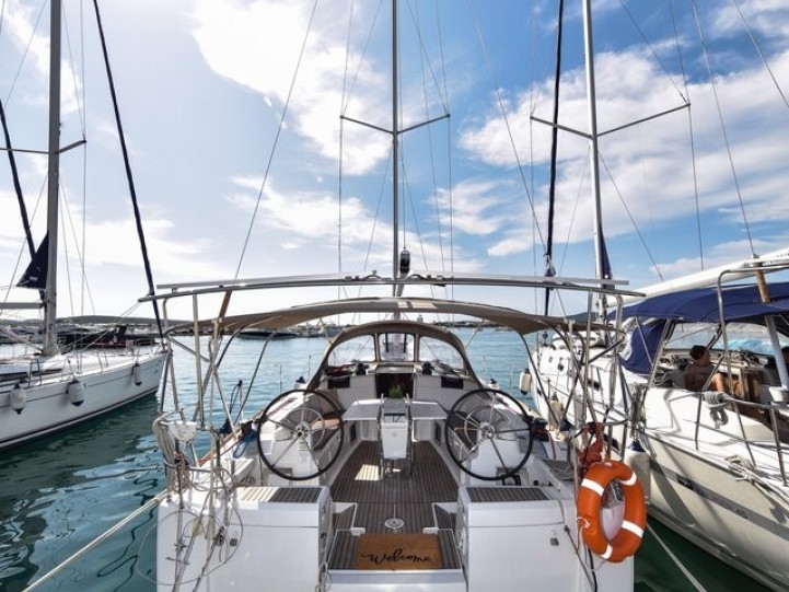 Charter a Jeanneau Sun Odyssey 449 in Sukošan on Samboat