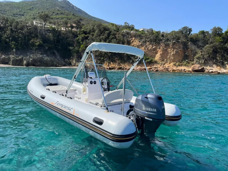 Capelli Capelli 505 charter bareboat or skippered in  Galéria