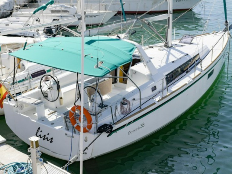 Yacht charter Sitges - Bénéteau Oceanis 38 on SamBoat