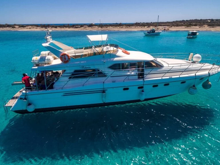 Hire Luxury Yacht Princess with a boat licence