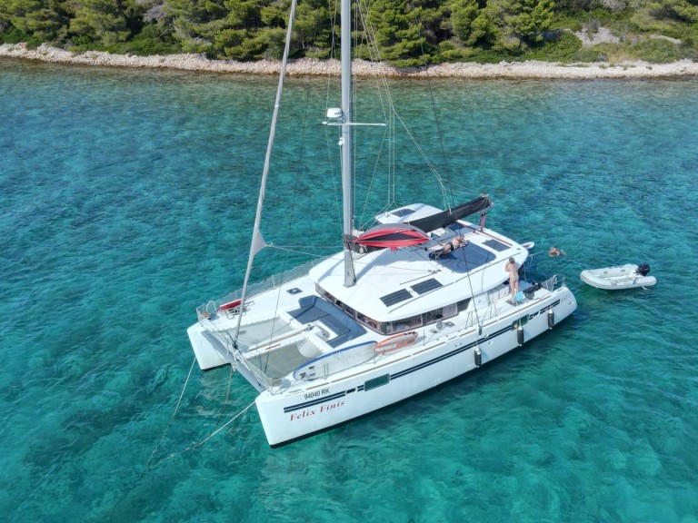 Charter a Lagoon Lagoon 450 Sport Top in Zanzibar on Samboat
