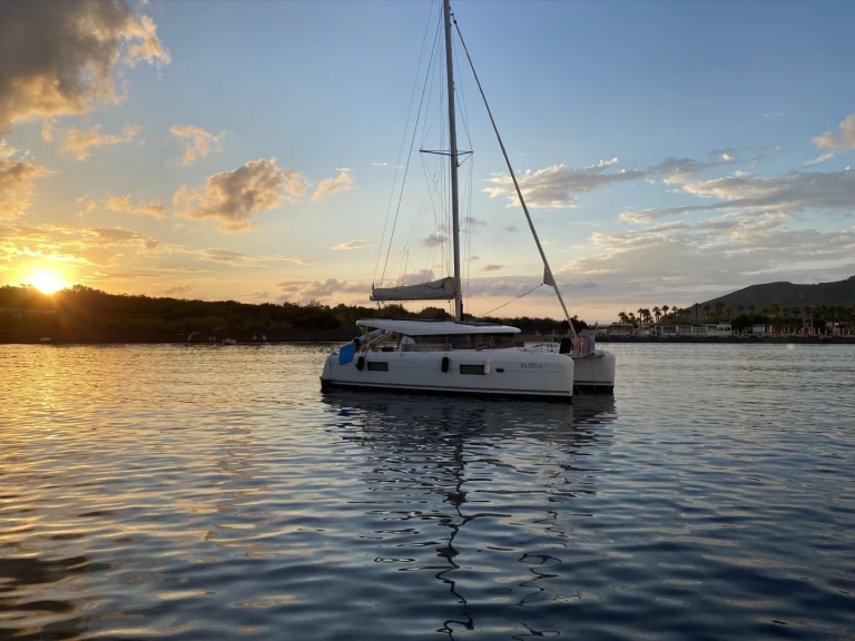 Catamaran to hire Capo d'Orlando at the best price