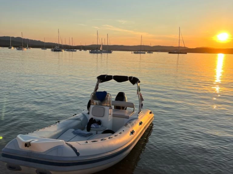 Yacht hire Poltu Quatu cheap 650