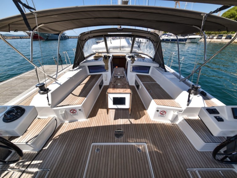 Hire Sailboat Dufour with a boat licence