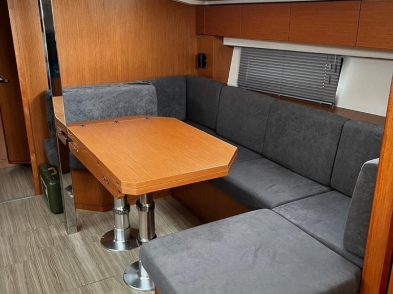 Yacht charter Vrsar - Bavaria Bavaria C42 on SamBoat