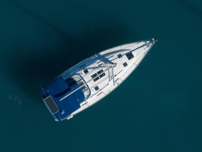 Hire a Bavaria Cruiser 36 Lefkáda