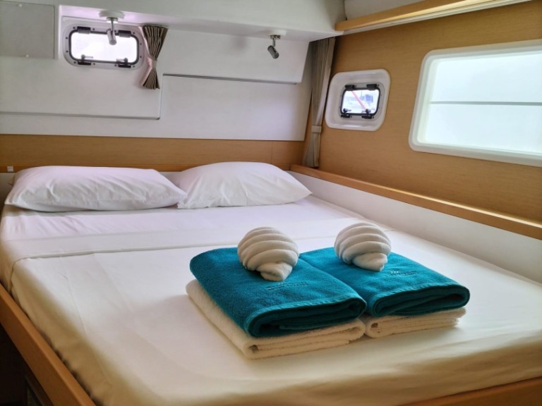 Catamaran hire in Phuket (City) - Lagoon Lagoon 400