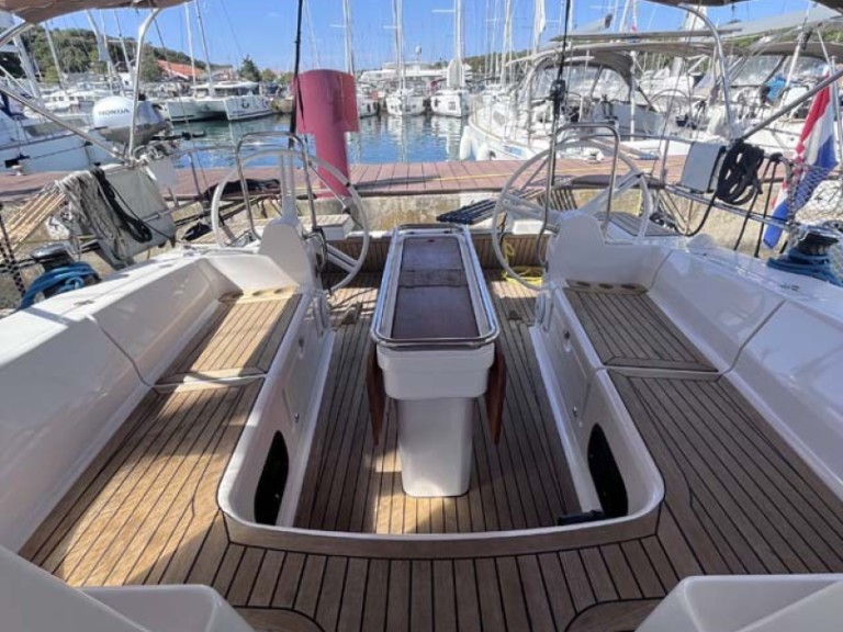 Yacht charter Pula - Elan Impression 45 on SamBoat