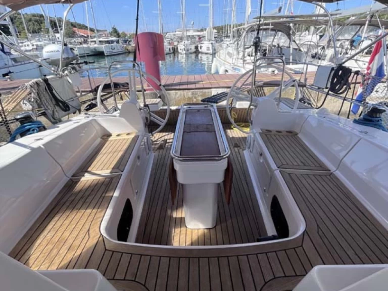 Yacht charter Pula - Elan Impression 45 on SamBoat