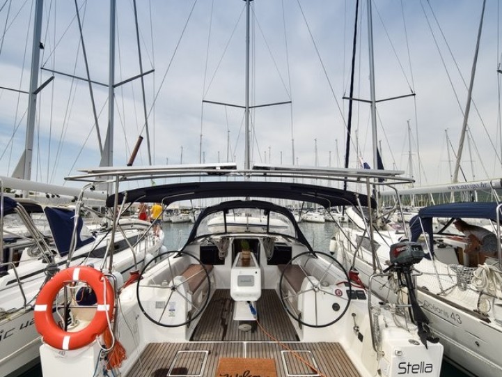Sailboat hire in Sukošan - Dufour Dufour 410 Grand Large