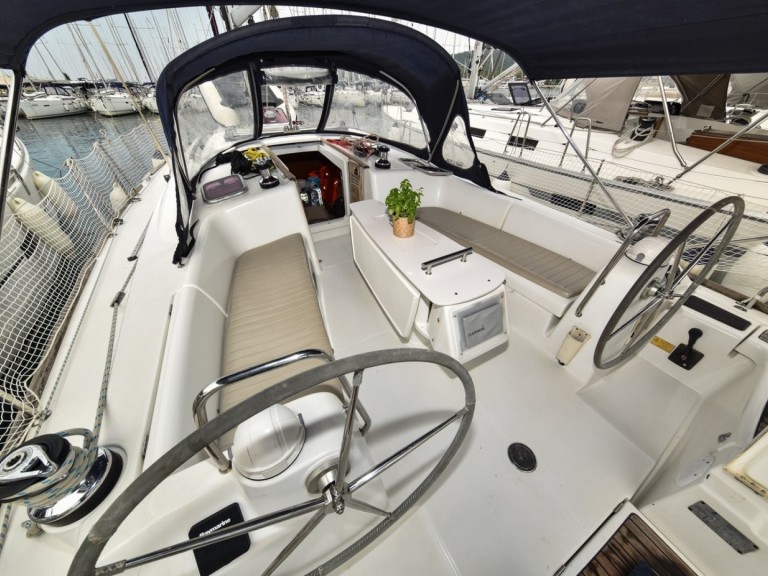 Hire Sailboat Bénéteau with a boat licence