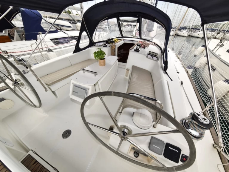 Sailboat to hire Sukošan at the best price