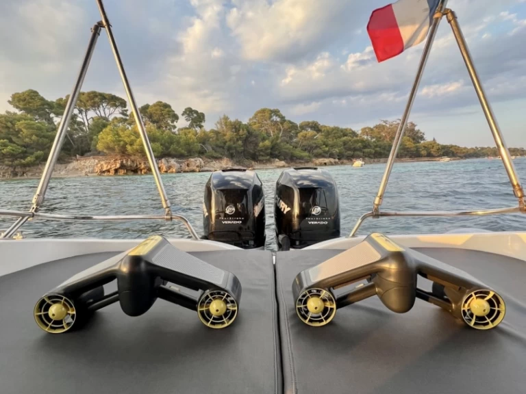 Hire RIB Sacs with a boat licence
