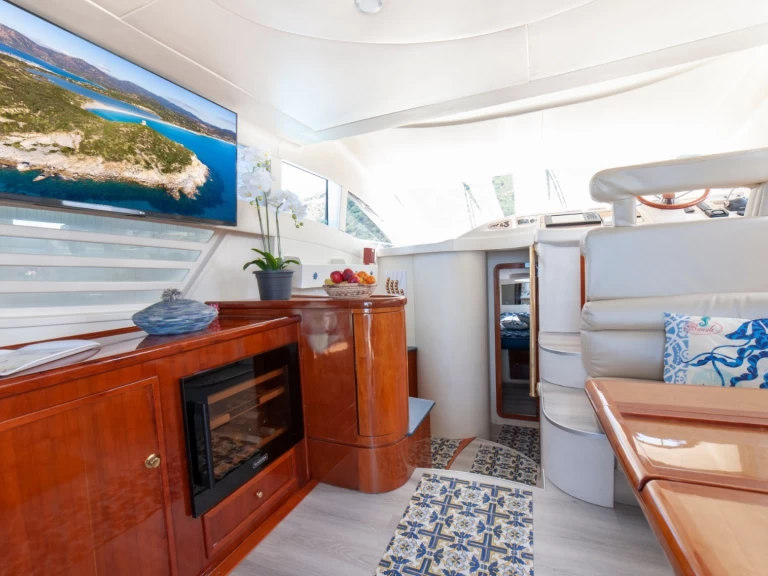 Motorboat to hire Villasimius at the best price