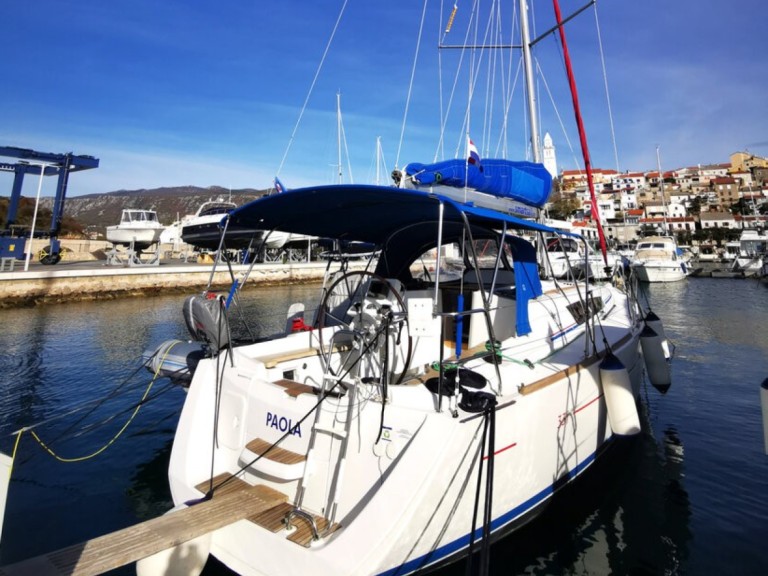 Charter a Jeanneau Sun Odyssey 33i in Novi Vinodolski on Samboat