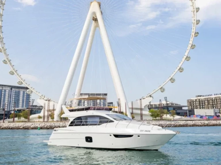 Hire Motorboat with or without skipper Neo Dubai Marina