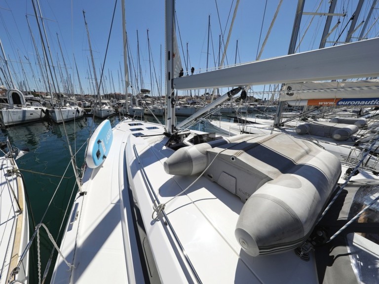 Charter a Bavaria Bavaria C50 Style in Biograd na Moru on Samboat