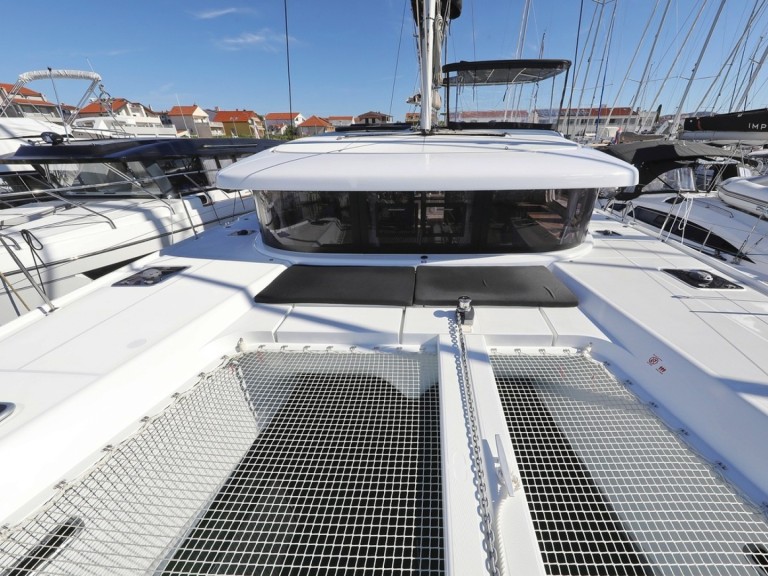 Catamaran hire in Pirovac - Lagoon Lagoon 42