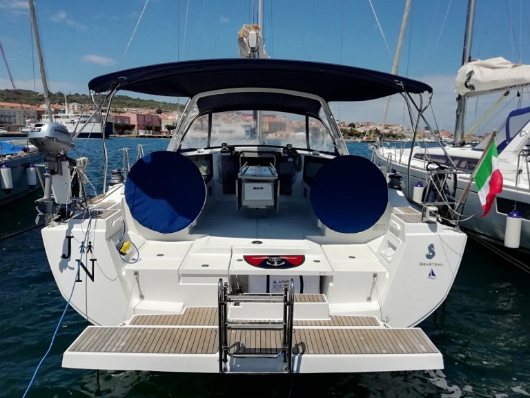 Yacht hire Carloforte cheap Oceanis 45