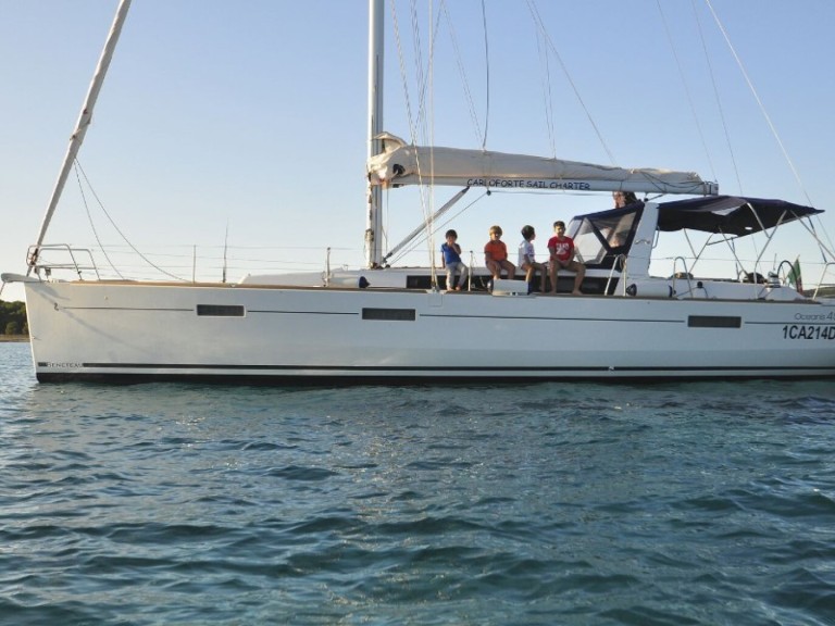 Hire Sailboat with or without skipper Bénéteau Carloforte
