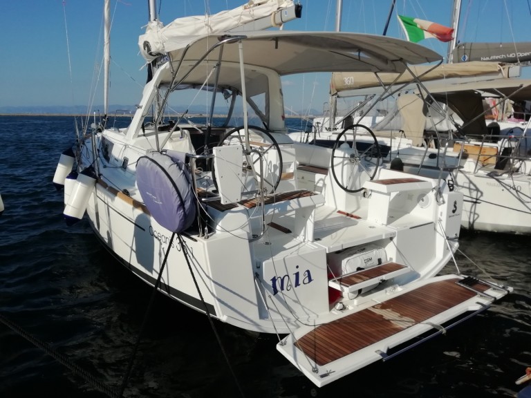 Charter a Bénéteau Oceanis 35.1 in Carloforte on Samboat