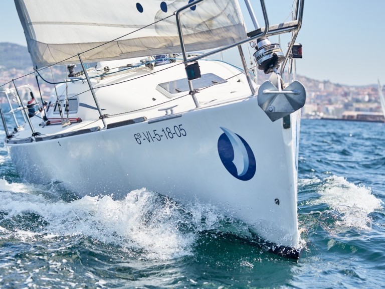 Hire Sailboat Elan with a boat licence