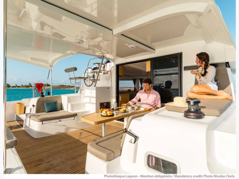 Hire a LAGOON 42 | 2023 LAGOON 42 | 2023 Figari