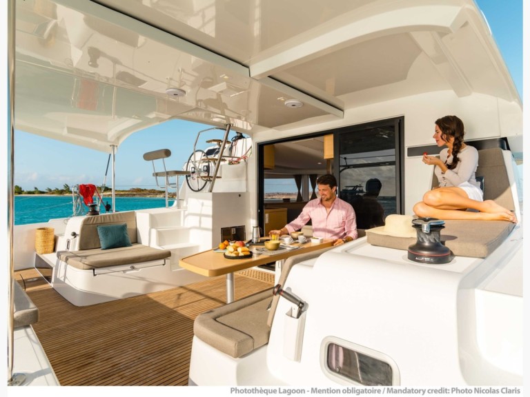 Charter a LAGOON 42 | 2023 LAGOON 42 | 2023 in Bonifacio on Samboat