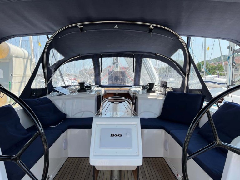 Hire Sailboat with or without skipper Bavaria Trogir