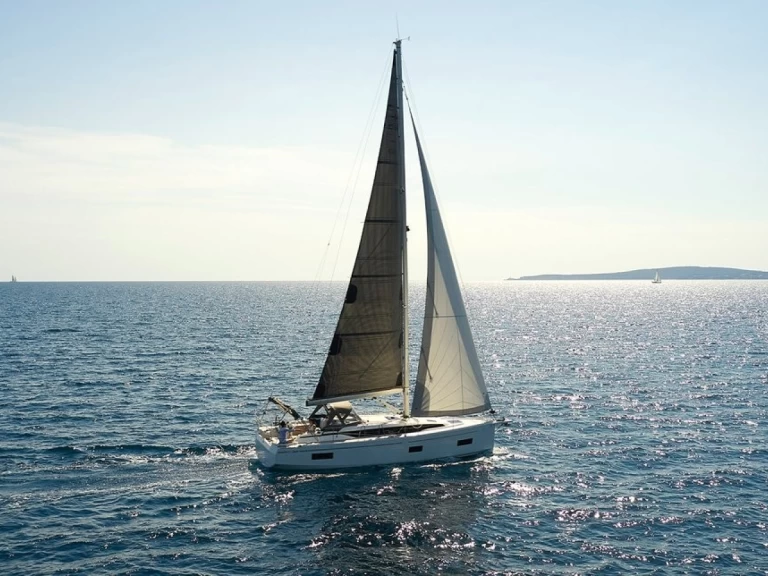 Hire Sailboat with or without skipper Bavaria Pirovac