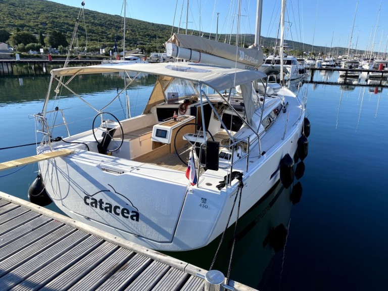 Yacht charter Primošten - Dufour Dufour 430 on SamBoat
