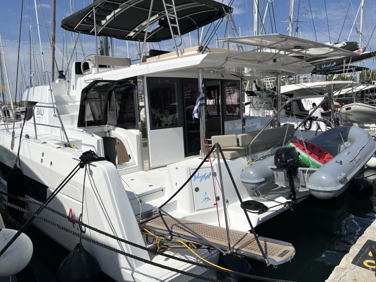 Catamaran to hire Alimos at the best price