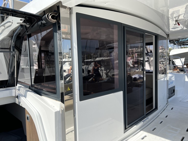 Hire a Bali Bali 4.6 Alimos