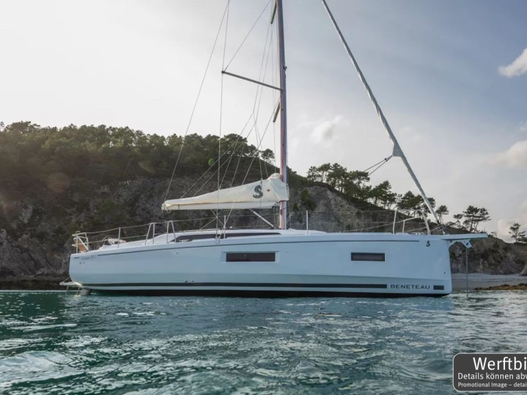 Charter a Bénéteau Oceanis 37.1 in Pula on Samboat